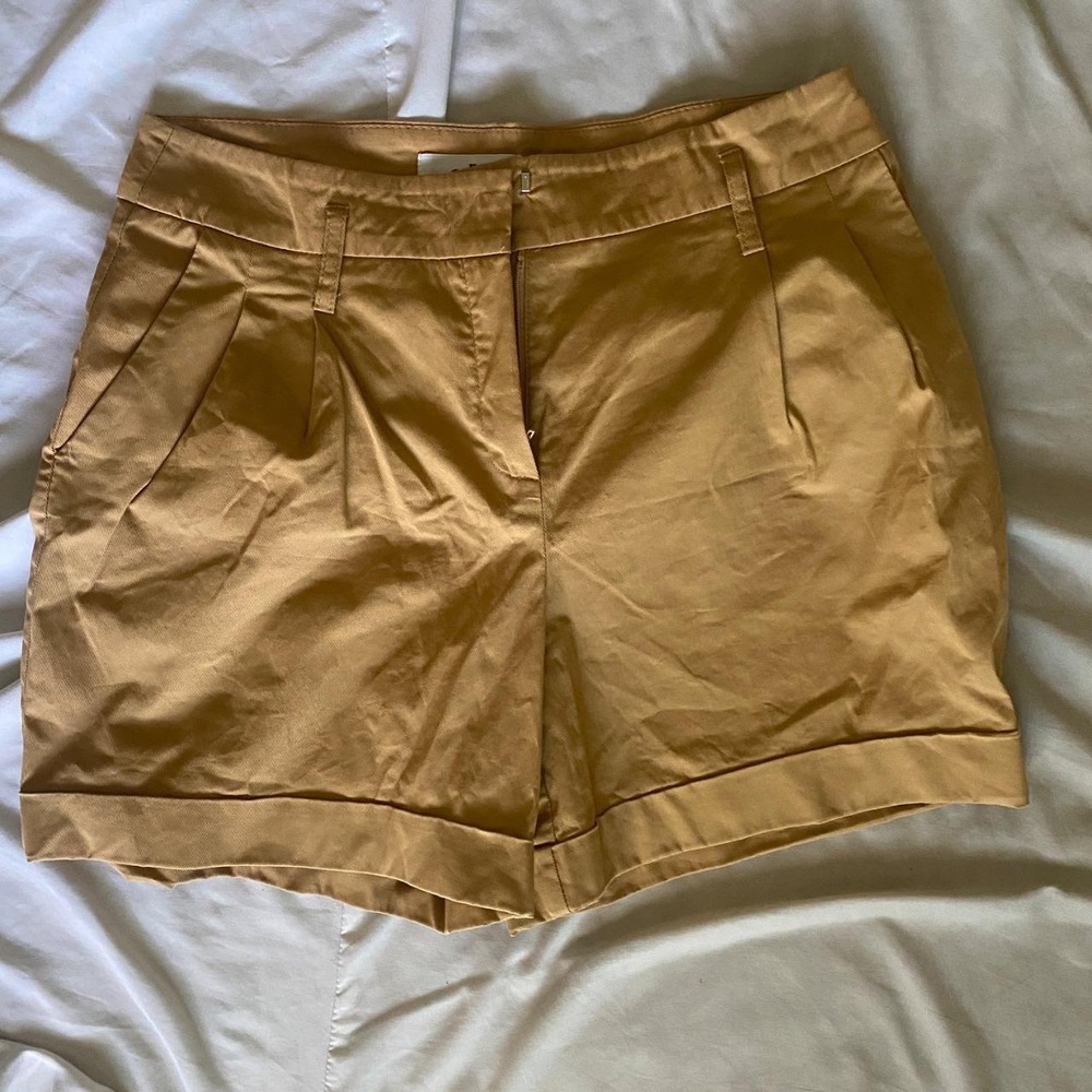ADL Women's Pleated Chino Shorts Camel Color Size Medium Front Pockets Cuffed